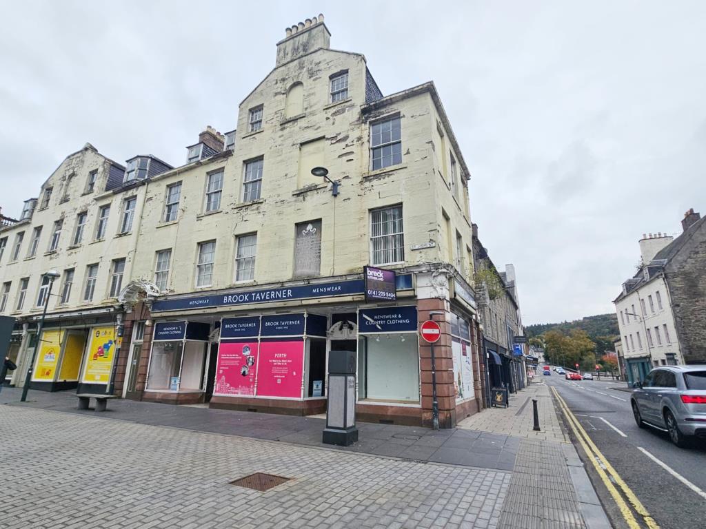 Lot: 43 - VACANT RETAIL PREMISES - Ground floor shop unit with basement in Perth city centre